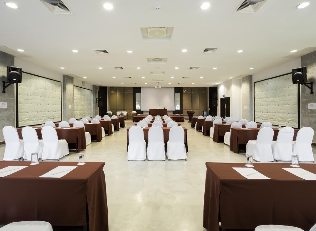 I Tara Resort & Spa Haad Chao Samran Dış mekan fotoğraf