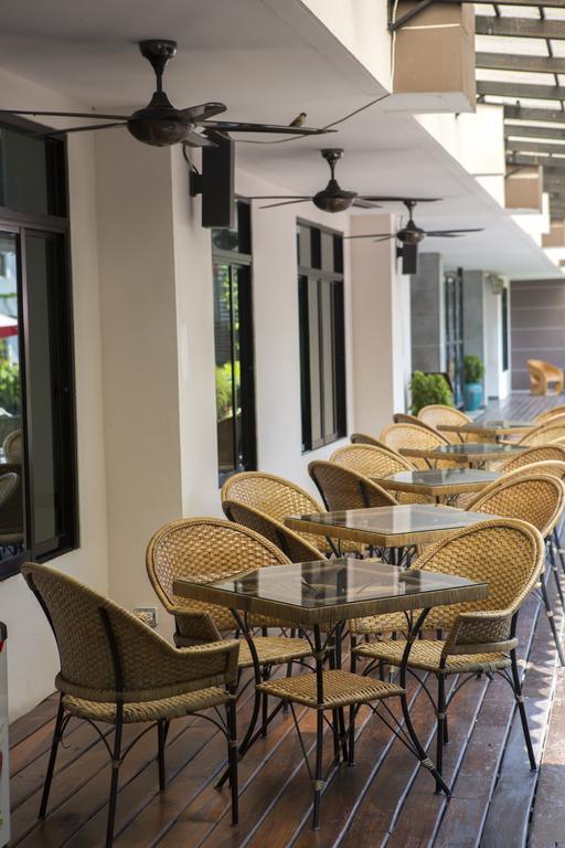 I Tara Resort & Spa Haad Chao Samran Dış mekan fotoğraf